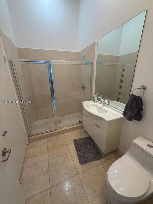 Building Photo - 475 Brickell Ave