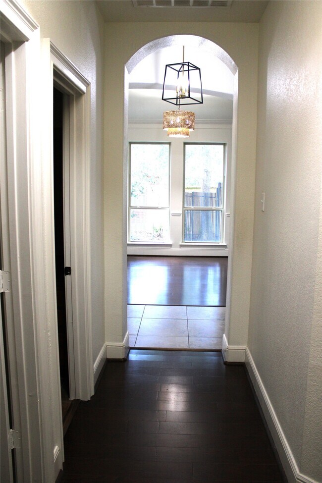 Building Photo - 130 E Lasting Spring Cir