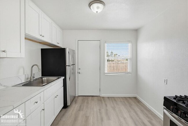 Building Photo - Updated 1Bdm 1Ba Home in San Diego! - MI Special