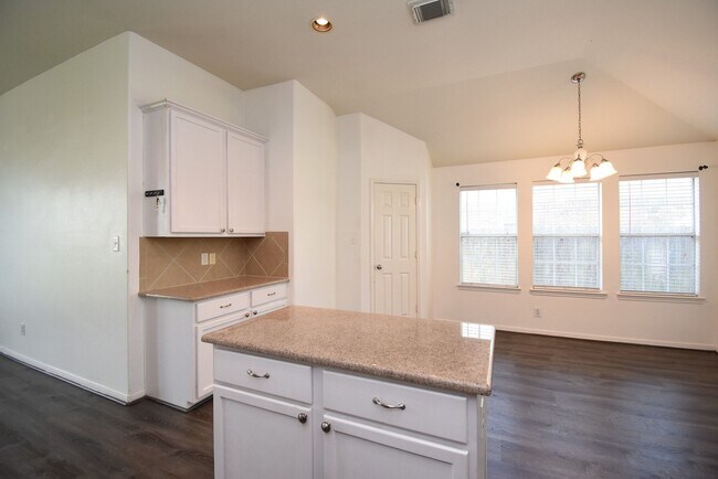 Building Photo - 128 Long Canyon Ln