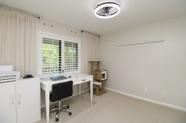 Building Photo - 5767 Deauville Cir