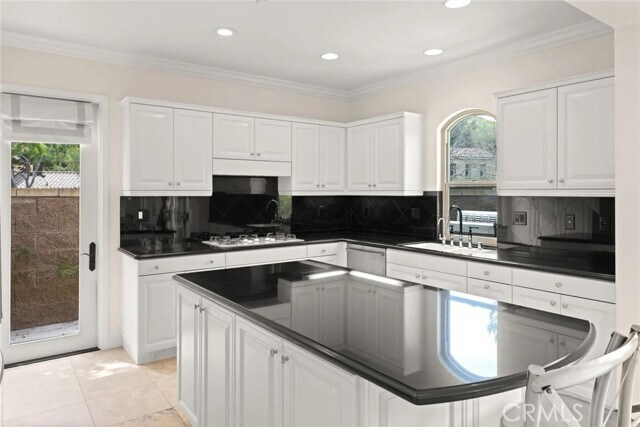 Building Photo - 61 Shade Tree