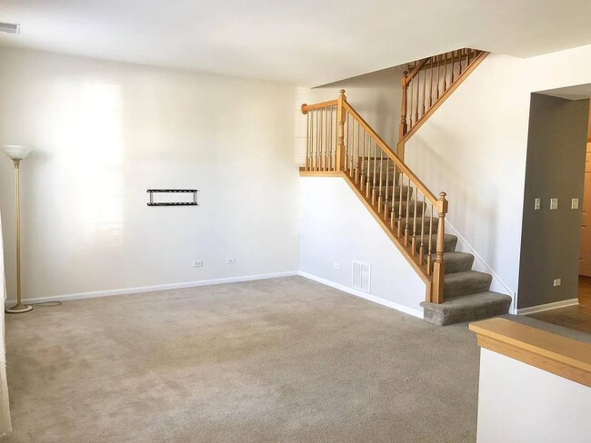 Building Photo - 2575 Hillsboro Blvd