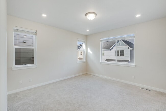 Building Photo - Beautiful 3 Bed, 3 Bath Rental Home in Hil...