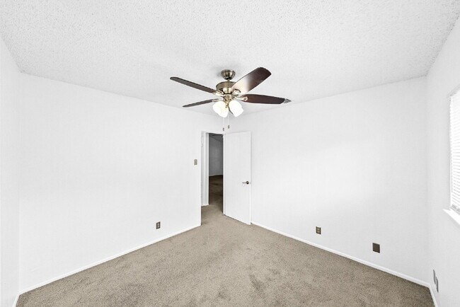 Building Photo - MINUTES FROM LACKLAND, MILES FROM BORING