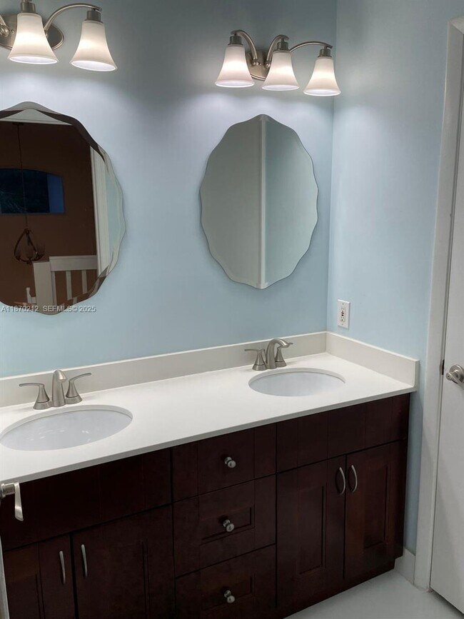 Building Photo - 784 Chimney Rock Rd