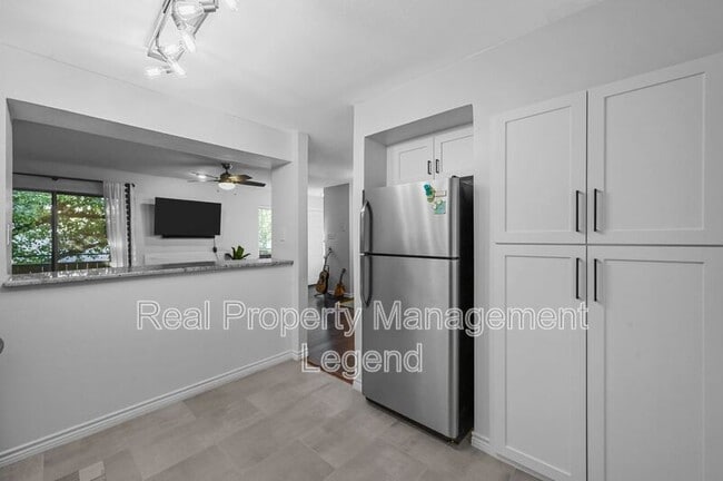 Building Photo - 5740 Martel Ave