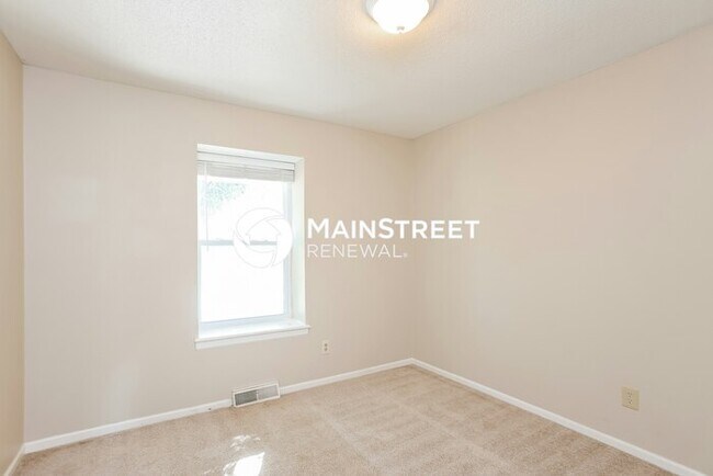 Building Photo - 3 Bedroom Pet-Friendly Home in Independence, MO with Main Street Renewal