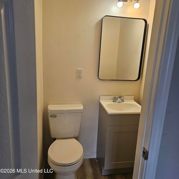 Building Photo - 2512 Beachview Dr