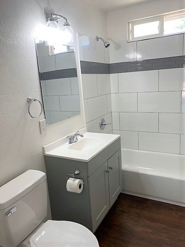 Building Photo - 4th21077 (OTF)