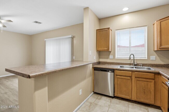 Building Photo - 15818 N 25th St