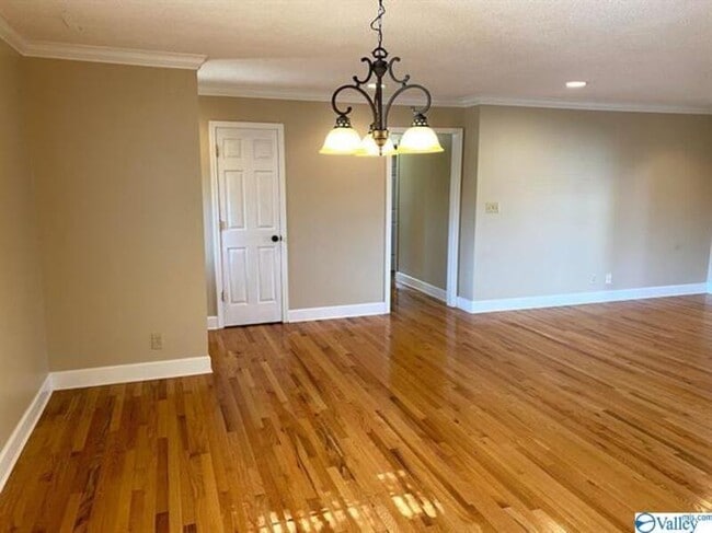 Building Photo - 206 Westchester Ave SW