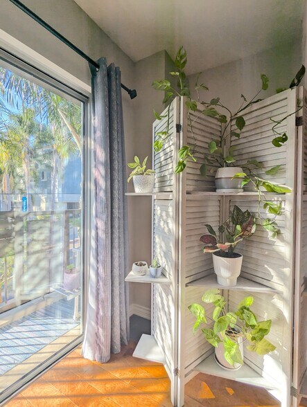 Building Photo - 7100 Alvern St