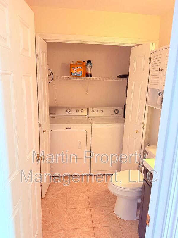 Building Photo - 140 Stedman St