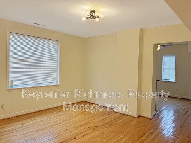 Building Photo - 2003 Cedar St