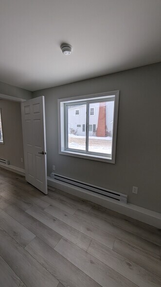 Building Photo - 3665 Essex Rd