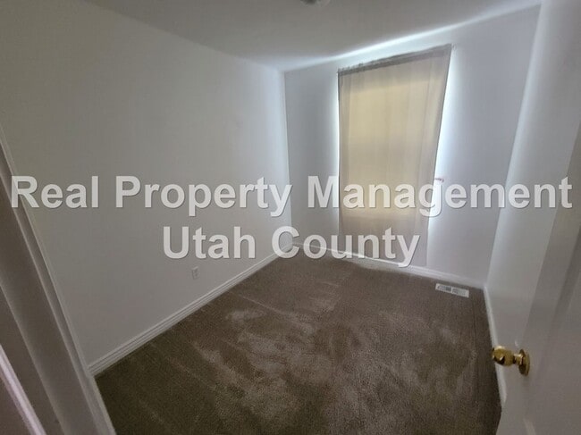 Building Photo - Eagle Mountain Townhouse