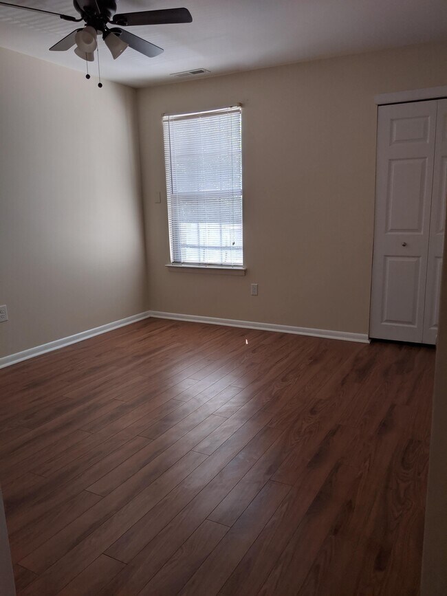 Building Photo - 6 Lumber Jack Cir