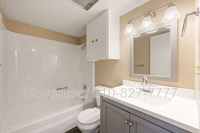 Building Photo - 6605 Spring Hurst Dr