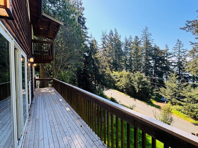 Building Photo - Guemes Island 3 Bed, 2.5 Bath with Partial View