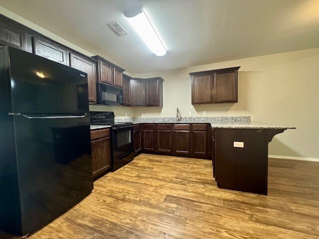 Building Photo - 2904 SW Amberwood Ave