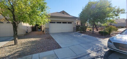 Building Photo - Charming Single-Story Pulte Home in a corn...