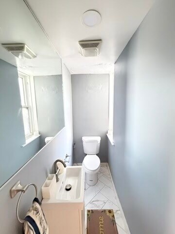 Building Photo - 2717 W Peterson Ave