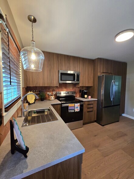 Building Photo - 1751 Pinckney Park Dr