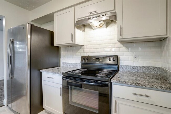 Building Photo - 219 Greenshire Dr