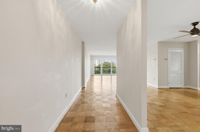 Building Photo - 1300 Army Navy Dr