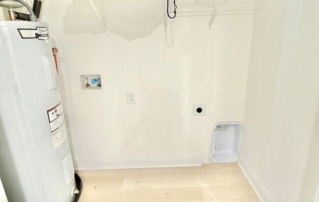 Building Photo - 1881 America Ave