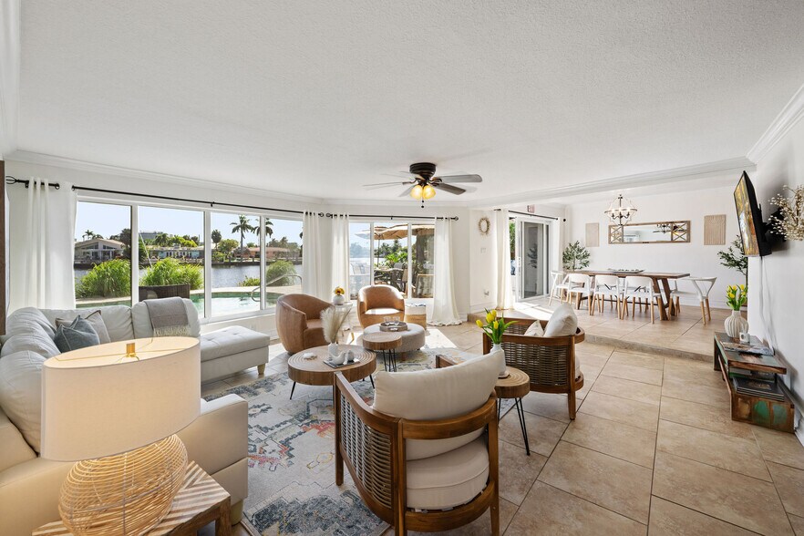 Living Room with water views - 1220 SE 7th Ave