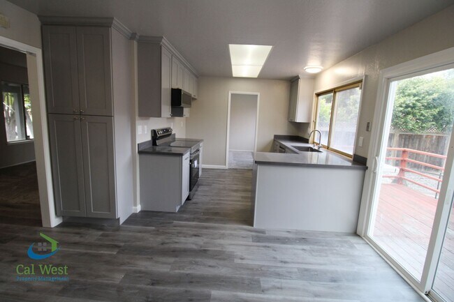 Building Photo - $5095 - COMING SOON! Large spacious updated 4 Bed/2.5 Bath Home With Pool in San Jose