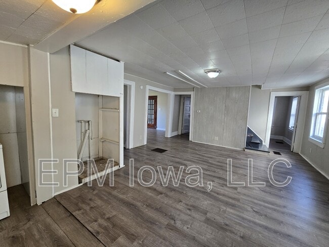 Building Photo - 109 Summit Ave