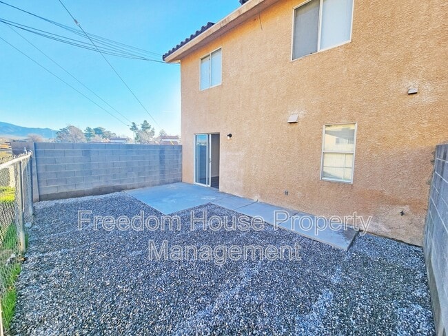 Building Photo - 670 Bourbon St