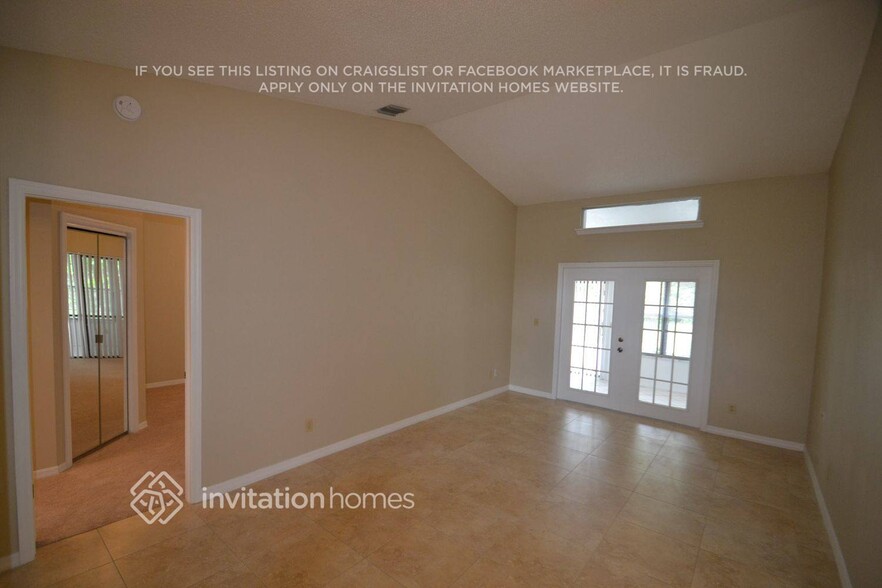 Building Photo - 909 Shady Crest Ct