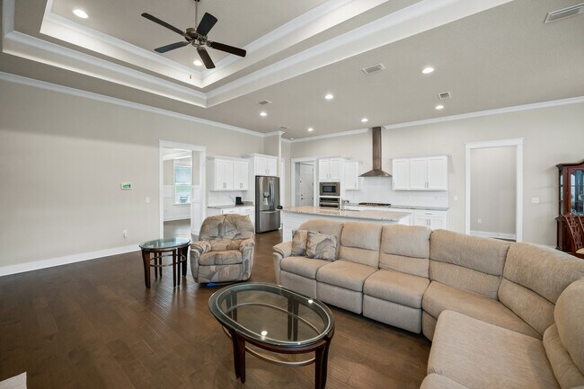 Building Photo - 9377 Diamante Blvd