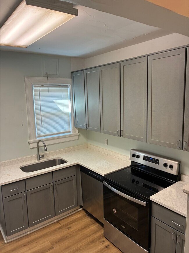 Building Photo - 815wj