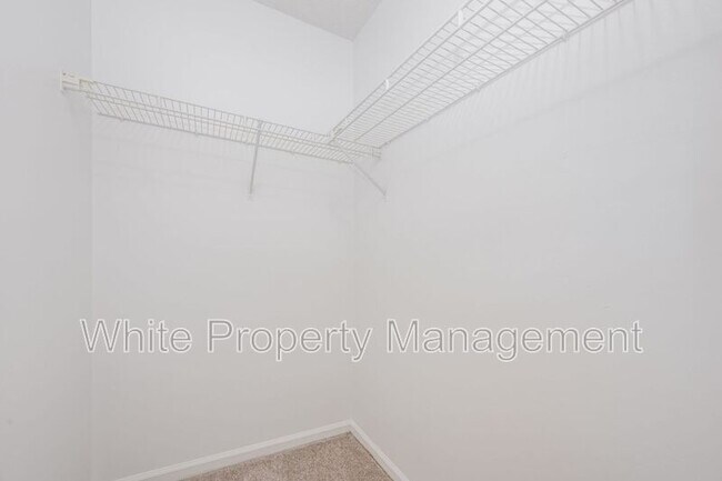 Building Photo - 2555 Stockbridge Dr