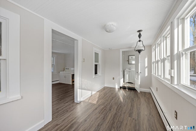 Building Photo - 353 Mt Sanford Rd