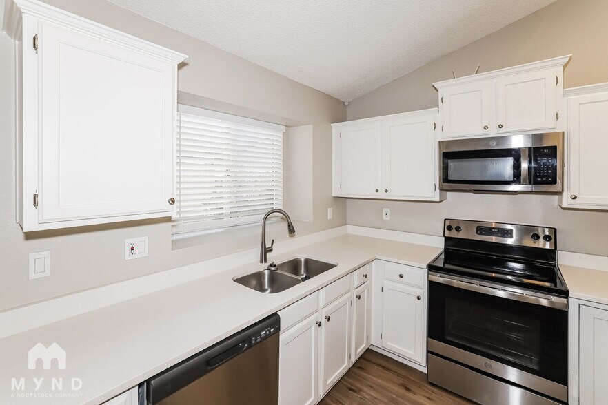 Building Photo - 3432 E Tonto Ln