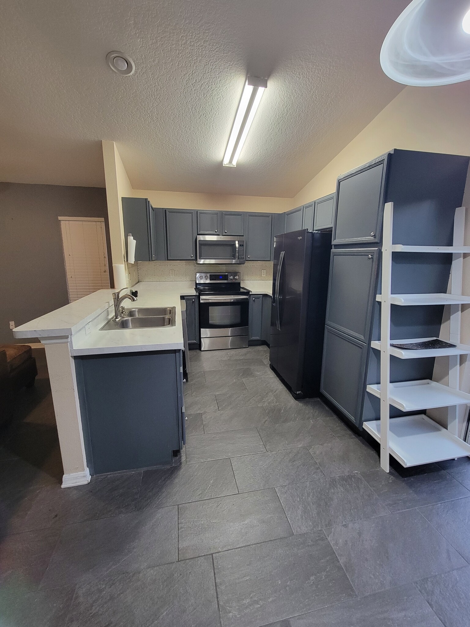 Building Photo - 2038 Blackston Ave