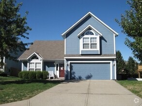 Building Photo - {12532} Immaculate Split-Level Home + Fenc...