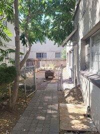 Building Photo - 913 Willow St