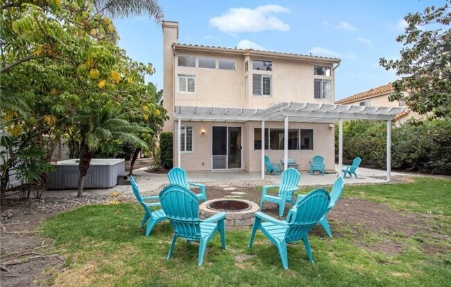 Building Photo - Vibrant 4 Bed/3 Bath Home in Oceanside