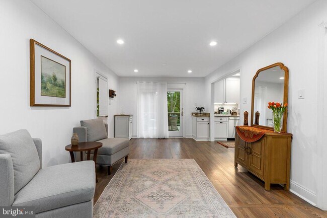Building Photo - 9830 Meadow Valley Dr