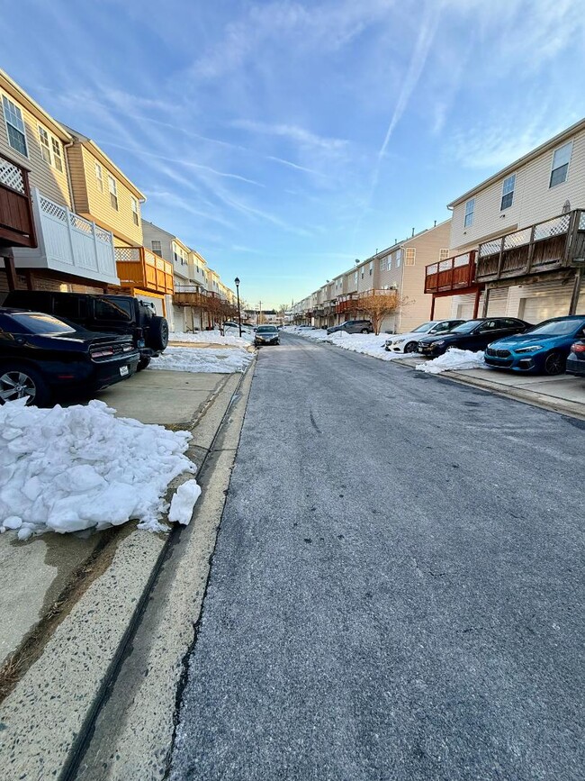 Building Photo - 838 Lowe Rd