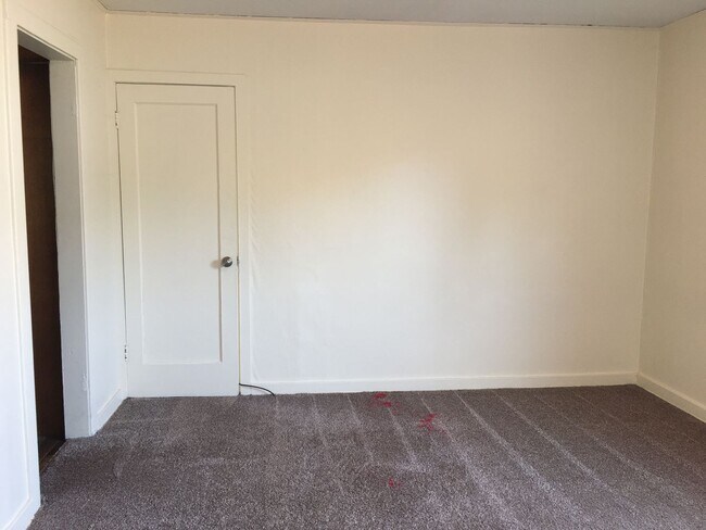 Building Photo - 2288 Hilyard St