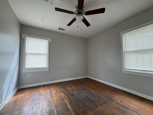 Building Photo - 3481 Dunn Ave