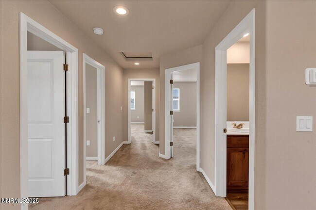 Building Photo - 916 Garden Ct